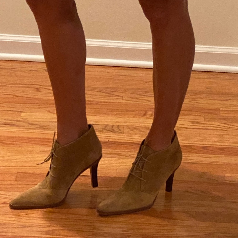 New Coach tan suede booties size 10 made in Italy